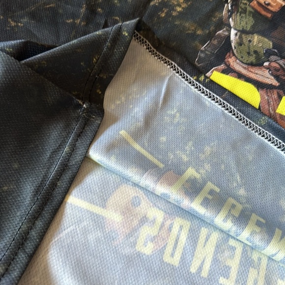 Apex Legends Shirt Size XL - Picture 9 of 9